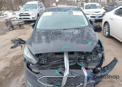 2017 Ford Focus Sel z USA, uszkodzony, nr VIN 1FADP3H24HL307241